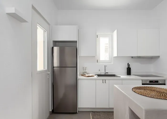 Summersalt Paros * Μώλος Πάρου