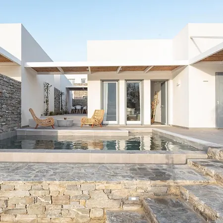 Summersalt Paros * Molos (Paros)