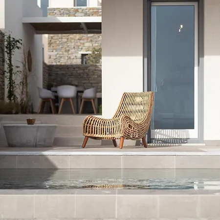 Summersalt Paros * Μώλος Πάρου